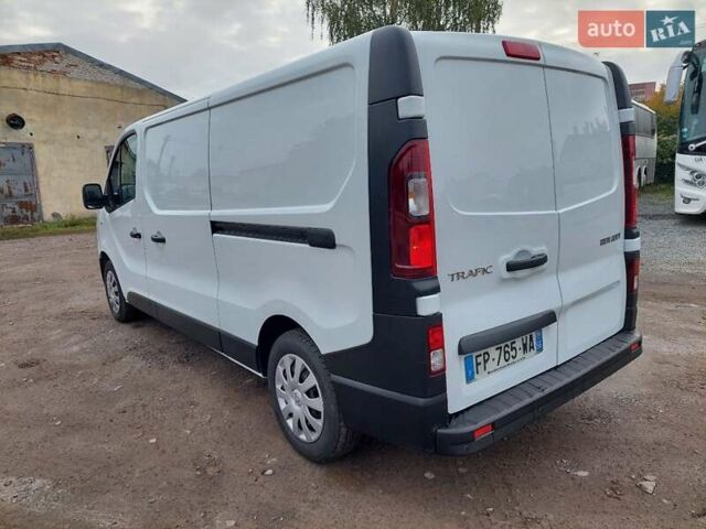 Белый Рено Трафик, объемом двигателя 2 л и пробегом 157 тыс. км за 17200 $, фото 7 на Automoto.ua