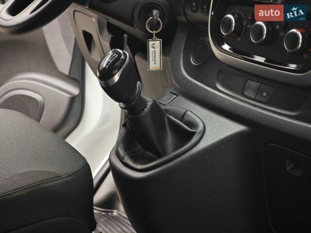 Білий Рено Трафік, об'ємом двигуна 2 л та пробігом 173 тис. км за 16100 $, фото 55 на Automoto.ua