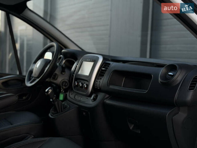 Белый Рено Трафик, объемом двигателя 2 л и пробегом 250 тыс. км за 20999 $, фото 42 на Automoto.ua