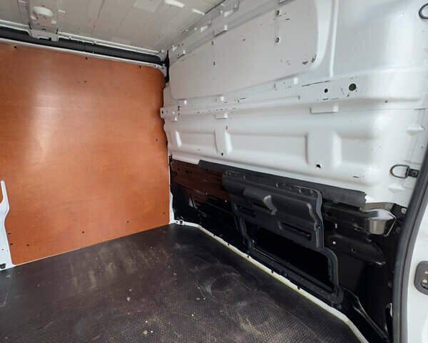 Білий Рено Трафік, об'ємом двигуна 2 л та пробігом 194 тис. км за 19900 $, фото 26 на Automoto.ua