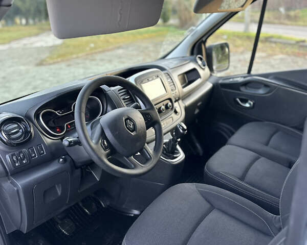 Белый Рено Трафик, объемом двигателя 2 л и пробегом 140 тыс. км за 18700 $, фото 25 на Automoto.ua