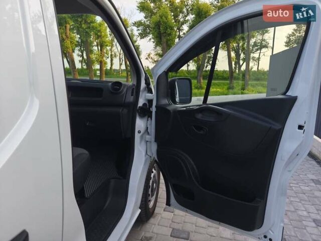 Белый Рено Трафик, объемом двигателя 2 л и пробегом 117 тыс. км за 16900 $, фото 19 на Automoto.ua