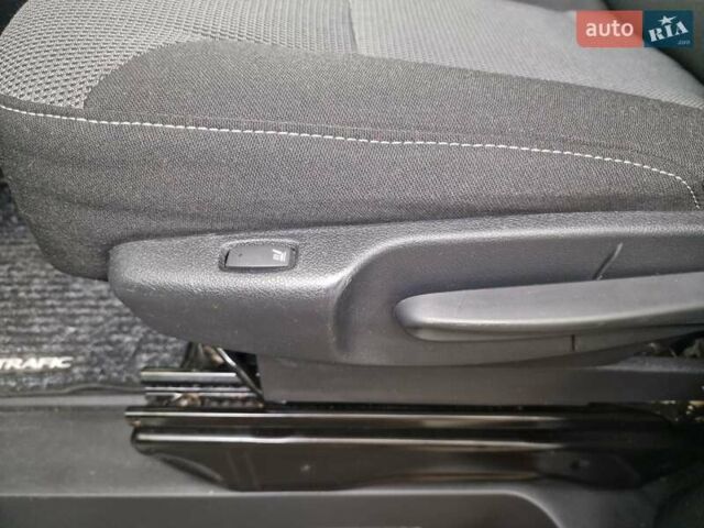 Білий Рено Трафік, об'ємом двигуна 2 л та пробігом 162 тис. км за 17999 $, фото 19 на Automoto.ua