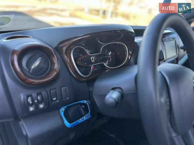 Білий Рено Трафік, об'ємом двигуна 2 л та пробігом 230 тис. км за 25500 $, фото 62 на Automoto.ua