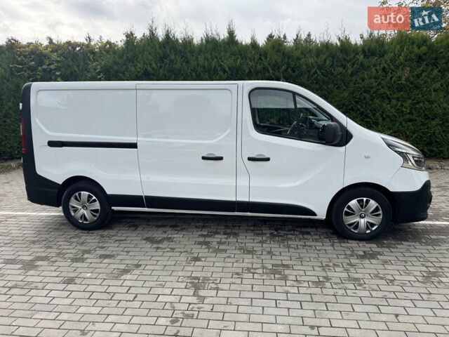 Белый Рено Трафик, объемом двигателя 2 л и пробегом 143 тыс. км за 16700 $, фото 1 на Automoto.ua