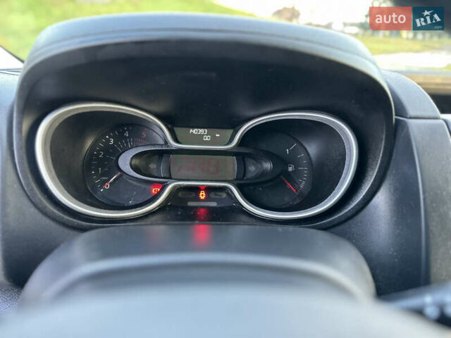 Белый Рено Трафик, объемом двигателя 2 л и пробегом 140 тыс. км за 18700 $, фото 26 на Automoto.ua