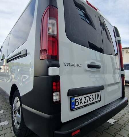 Білий Рено Трафік, об'ємом двигуна 2 л та пробігом 240 тис. км за 20999 $, фото 18 на Automoto.ua