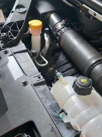 Белый Рено Трафик, объемом двигателя 2 л и пробегом 90 тыс. км за 26800 $, фото 3 на Automoto.ua