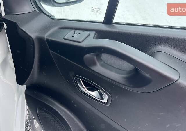 Белый Рено Трафик, объемом двигателя 2 л и пробегом 201 тыс. км за 17700 $, фото 13 на Automoto.ua