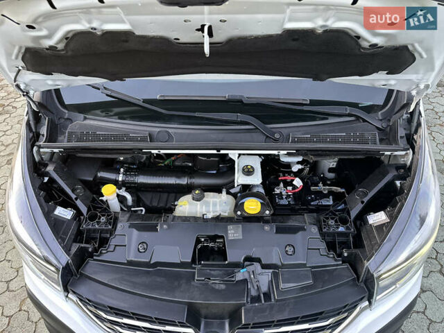 Белый Рено Трафик, объемом двигателя 2 л и пробегом 140 тыс. км за 18700 $, фото 36 на Automoto.ua