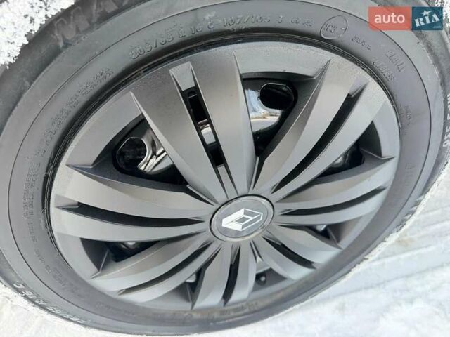 Білий Рено Трафік, об'ємом двигуна 2 л та пробігом 191 тис. км за 21700 $, фото 36 на Automoto.ua