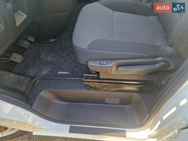 Білий Рено Трафік, об'ємом двигуна 2 л та пробігом 162 тис. км за 17999 $, фото 39 на Automoto.ua