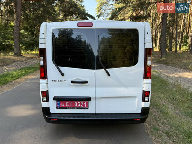 Белый Рено Трафик, объемом двигателя 2 л и пробегом 225 тыс. км за 27800 $, фото 11 на Automoto.ua