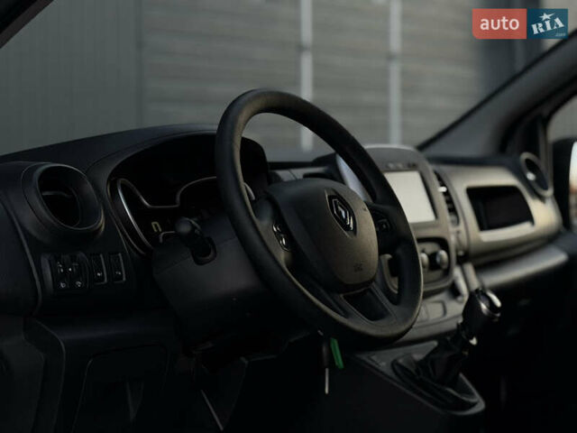 Белый Рено Трафик, объемом двигателя 2 л и пробегом 250 тыс. км за 20999 $, фото 38 на Automoto.ua