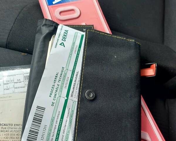 Белый Рено Трафик, объемом двигателя 2 л и пробегом 157 тыс. км за 17200 $, фото 46 на Automoto.ua