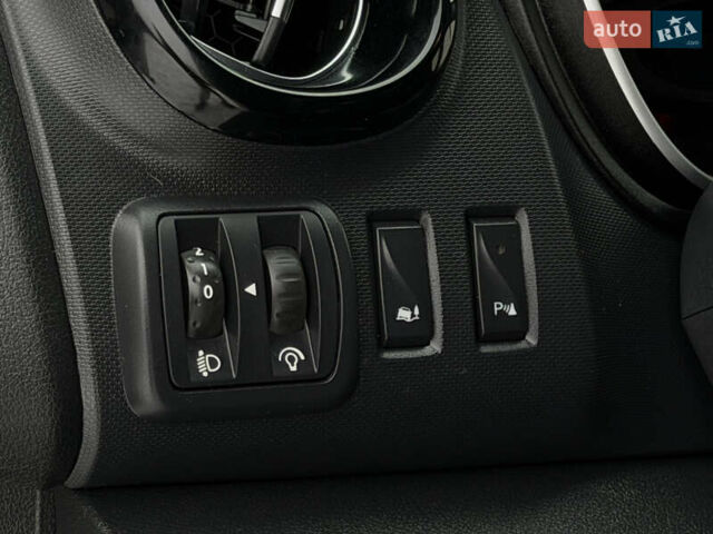 Білий Рено Трафік, об'ємом двигуна 2 л та пробігом 175 тис. км за 19700 $, фото 47 на Automoto.ua