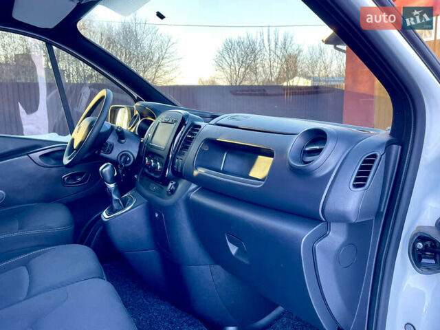 Білий Рено Трафік, об'ємом двигуна 2 л та пробігом 218 тис. км за 21999 $, фото 39 на Automoto.ua