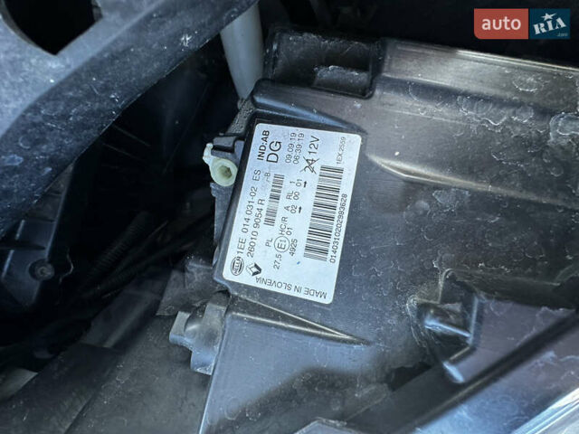 Білий Рено Трафік, об'ємом двигуна 2 л та пробігом 230 тис. км за 25500 $, фото 51 на Automoto.ua