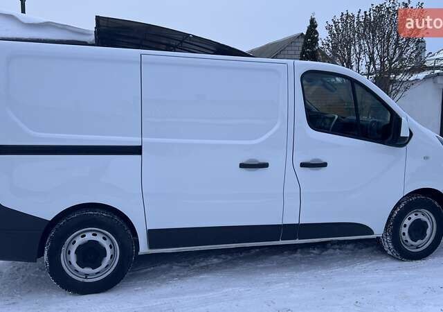 Белый Рено Трафик, объемом двигателя 2 л и пробегом 201 тыс. км за 17700 $, фото 7 на Automoto.ua