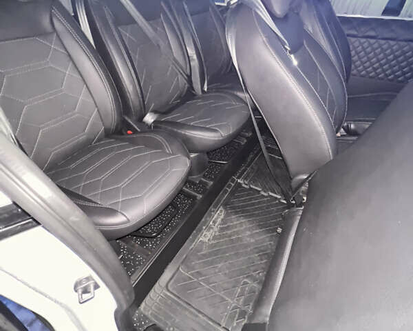 Белый Рено Трафик, объемом двигателя 2 л и пробегом 177 тыс. км за 22800 $, фото 13 на Automoto.ua