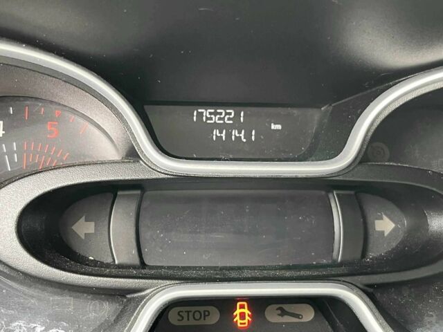 Білий Рено Трафік, об'ємом двигуна 2 л та пробігом 176 тис. км за 16710 $, фото 16 на Automoto.ua