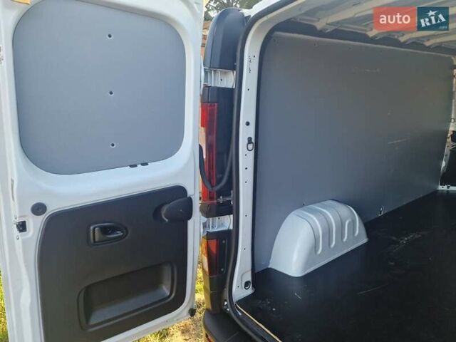 Білий Рено Трафік, об'ємом двигуна 2 л та пробігом 162 тис. км за 17999 $, фото 36 на Automoto.ua