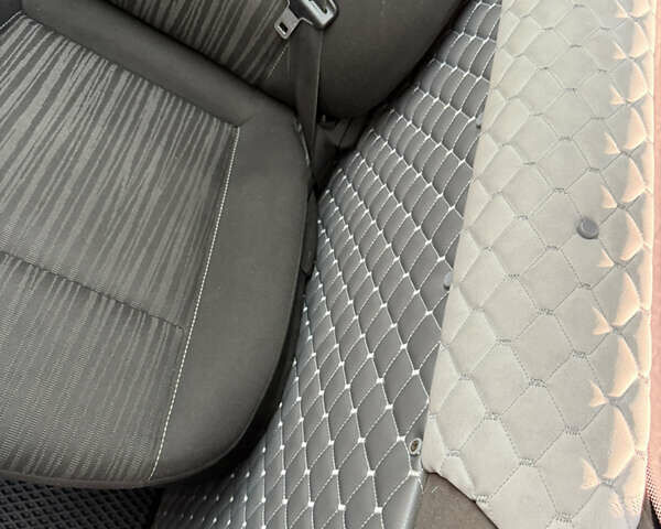 Білий Рено Трафік, об'ємом двигуна 2 л та пробігом 120 тис. км за 19400 $, фото 12 на Automoto.ua