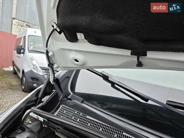 Белый Рено Трафик, объемом двигателя 2 л и пробегом 177 тыс. км за 24500 $, фото 47 на Automoto.ua