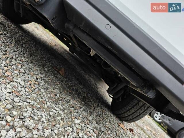 Белый Рено Трафик, объемом двигателя 2 л и пробегом 177 тыс. км за 24500 $, фото 15 на Automoto.ua