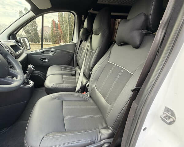 Белый Рено Трафик, объемом двигателя 2 л и пробегом 261 тыс. км за 22000 $, фото 54 на Automoto.ua