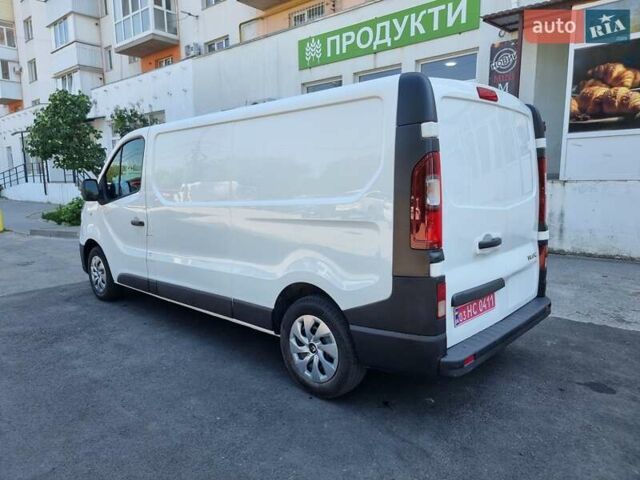 Белый Рено Трафик, объемом двигателя 2 л и пробегом 72 тыс. км за 17900 $, фото 2 на Automoto.ua