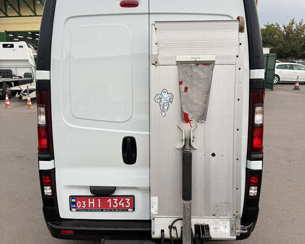 Белый Рено Трафик, объемом двигателя 2 л и пробегом 242 тыс. км за 17500 $, фото 10 на Automoto.ua