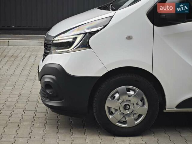 Білий Рено Трафік, об'ємом двигуна 2 л та пробігом 173 тис. км за 16100 $, фото 9 на Automoto.ua