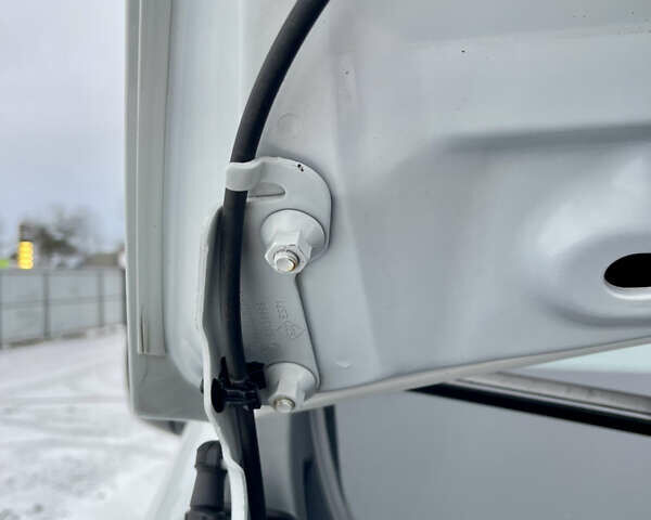 Білий Рено Трафік, об'ємом двигуна 2 л та пробігом 198 тис. км за 16600 $, фото 61 на Automoto.ua