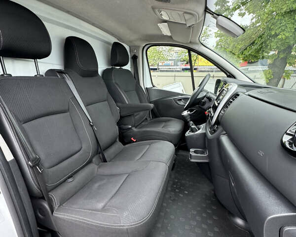 Белый Рено Трафик, объемом двигателя 2 л и пробегом 187 тыс. км за 18500 $, фото 22 на Automoto.ua