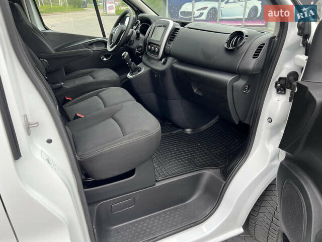 Белый Рено Трафик, объемом двигателя 2 л и пробегом 182 тыс. км за 17600 $, фото 38 на Automoto.ua