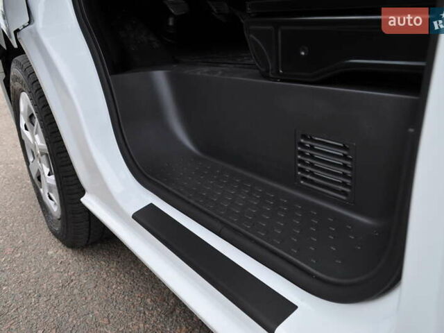 Белый Рено Трафик, объемом двигателя 2 л и пробегом 160 тыс. км за 32500 $, фото 54 на Automoto.ua