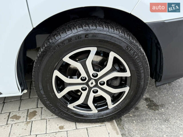 Рено Трафік 2021 у Хмельницькому на Automoto.ua Білий Рено Трафік, об'ємом двигуна 2 л та пробігом 126 тис. км за 25700 $, фото 8 на Automoto.ua