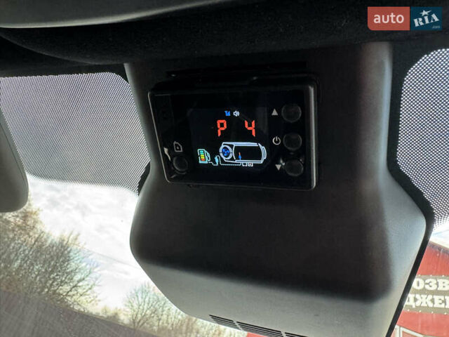 Белый Рено Трафик, объемом двигателя 2 л и пробегом 79 тыс. км за 27999 $, фото 18 на Automoto.ua