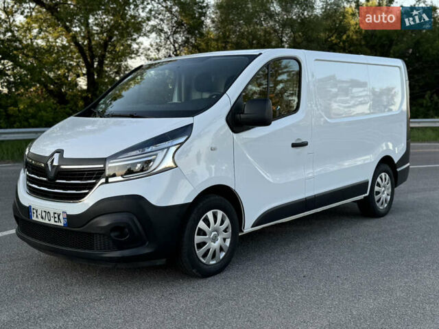 Белый Рено Трафик, объемом двигателя 2 л и пробегом 196 тыс. км за 17200 $, фото 13 на Automoto.ua