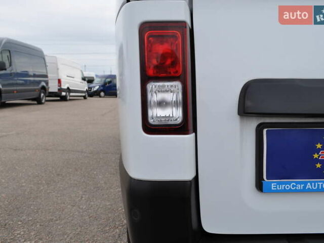 Белый Рено Трафик, объемом двигателя 2 л и пробегом 160 тыс. км за 32500 $, фото 32 на Automoto.ua