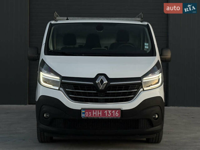 Белый Рено Трафик, объемом двигателя 2 л и пробегом 179 тыс. км за 15900 $, фото 3 на Automoto.ua