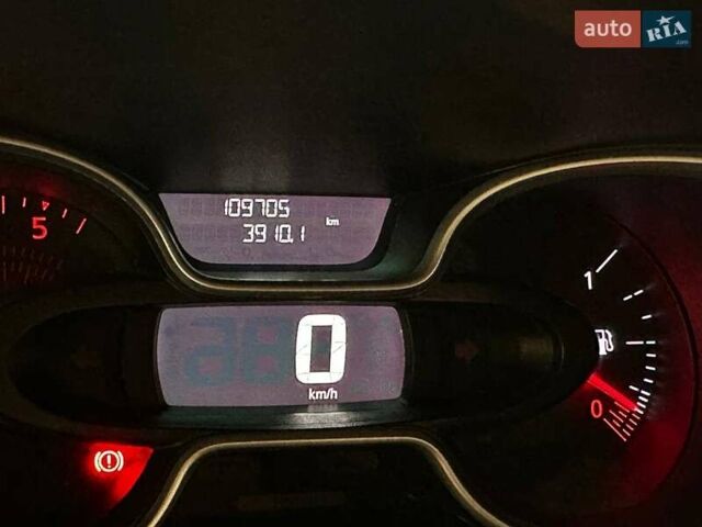 Белый Рено Трафик, объемом двигателя 1.99 л и пробегом 109 тыс. км за 28990 $, фото 17 на Automoto.ua