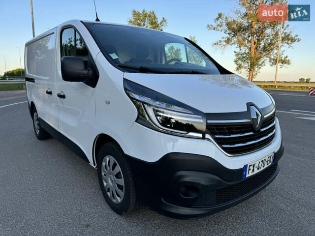 Белый Рено Трафик, объемом двигателя 2 л и пробегом 196 тыс. км за 17200 $, фото 5 на Automoto.ua