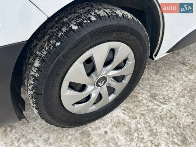 Белый Рено Трафик, объемом двигателя 2 л и пробегом 184 тыс. км за 21900 $, фото 30 на Automoto.ua