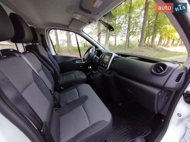 Белый Рено Трафик, объемом двигателя 2 л и пробегом 164 тыс. км за 17650 $, фото 26 на Automoto.ua