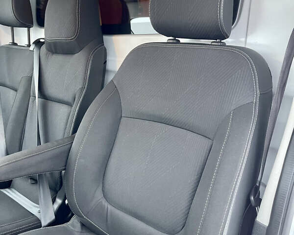 Білий Рено Трафік, об'ємом двигуна 2 л та пробігом 198 тис. км за 16600 $, фото 24 на Automoto.ua