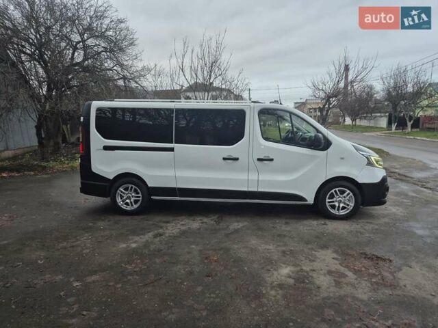 Белый Рено Трафик, объемом двигателя 2 л и пробегом 107 тыс. км за 22700 $, фото 1 на Automoto.ua