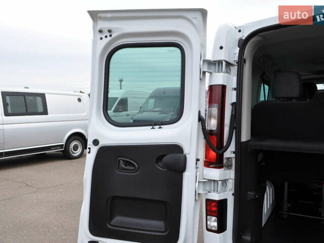 Белый Рено Трафик, объемом двигателя 2 л и пробегом 160 тыс. км за 32500 $, фото 38 на Automoto.ua