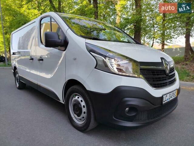 Белый Рено Трафик, объемом двигателя 2 л и пробегом 164 тыс. км за 17650 $, фото 3 на Automoto.ua